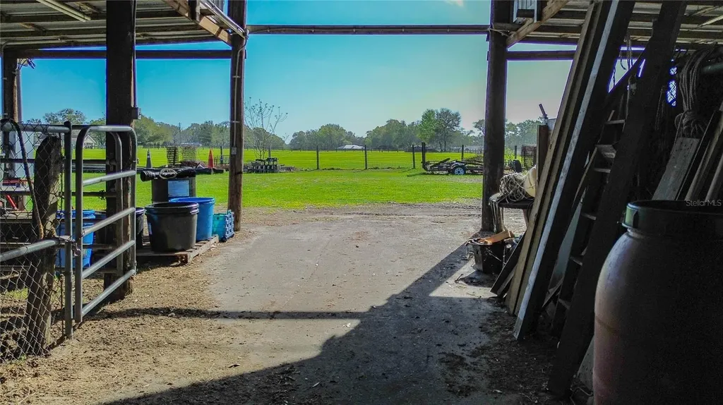 855 NE 107th Road Oxford FL 34484