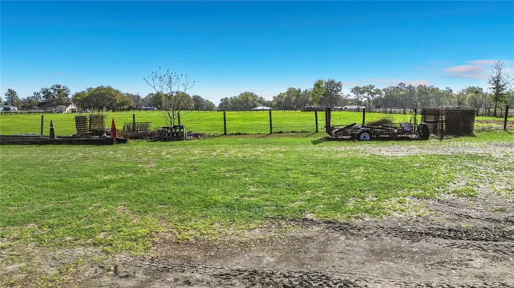 855 NE 107th Road Oxford FL 34484