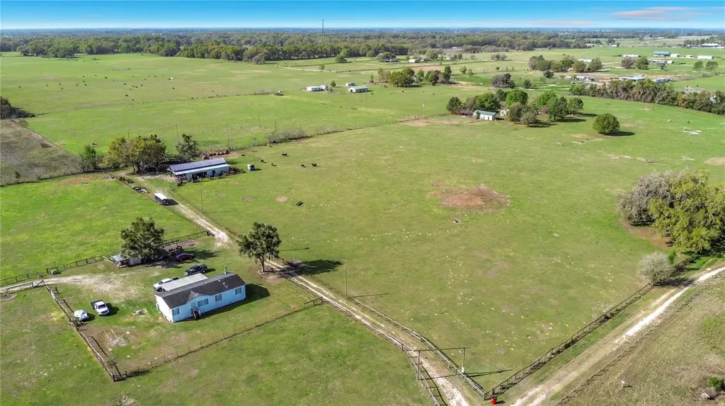 855 NE 107th Road Oxford FL 34484