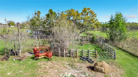 855 NE 107th Road Oxford FL 34484