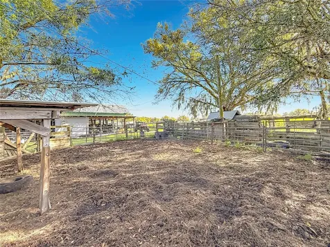 855 NE 107th Road Oxford FL 34484