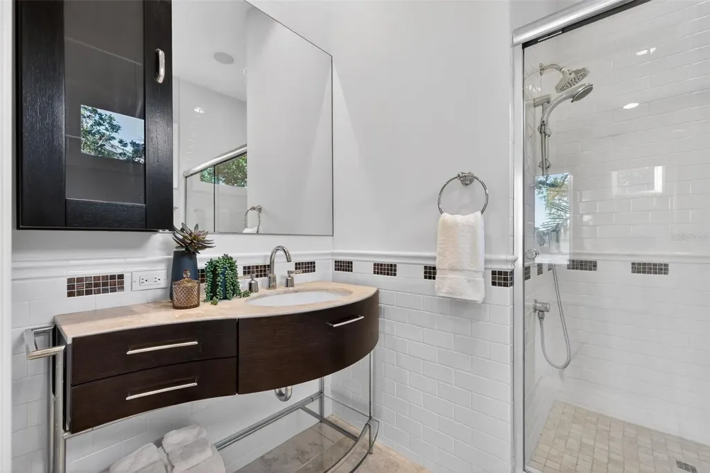 2279 Mermaid Point NE St Petersburg FL 33703