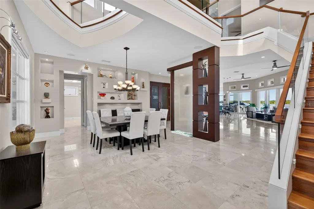 2279 Mermaid Point NE St Petersburg FL 33703
