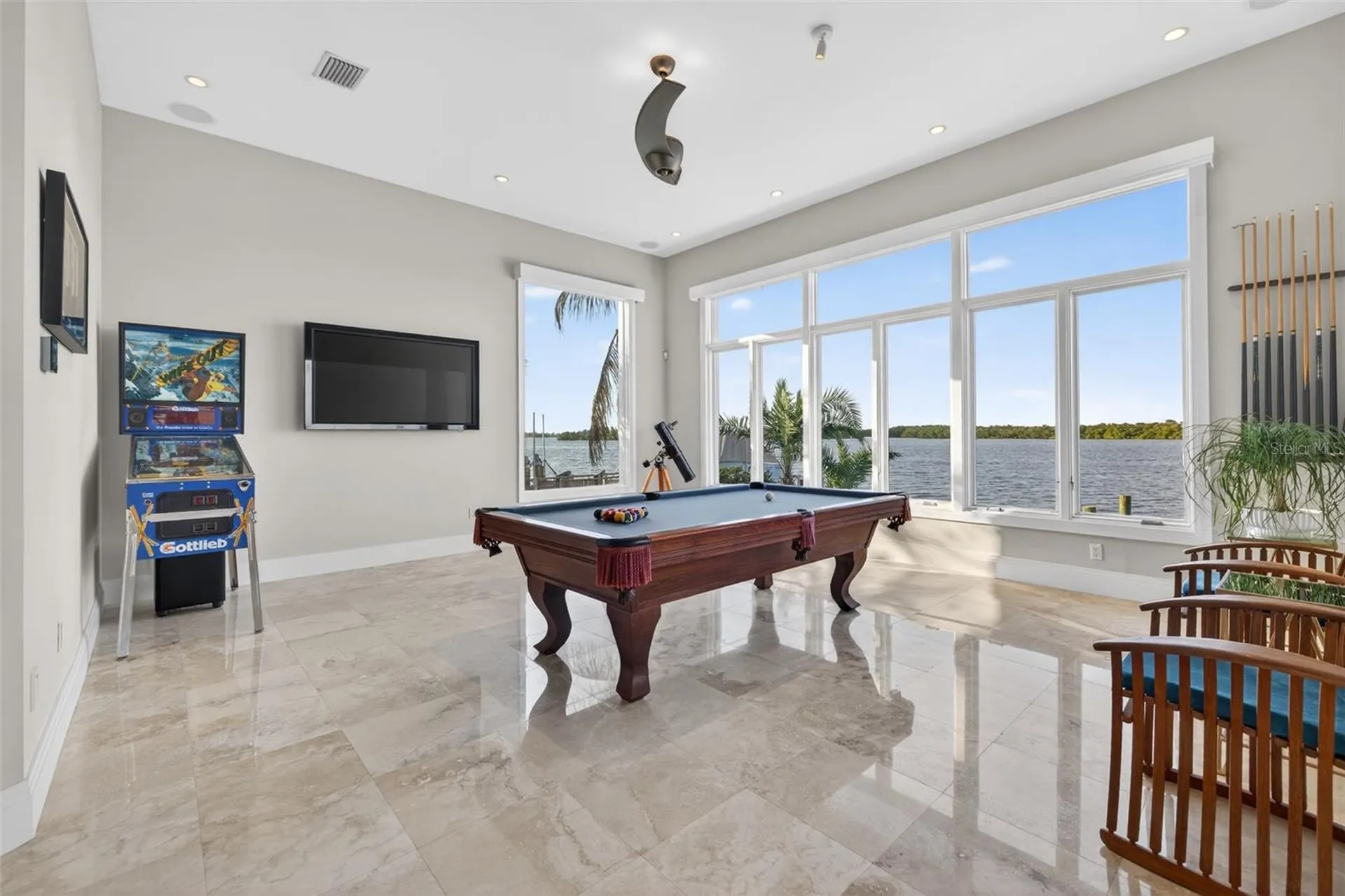 2279 Mermaid Point NE St Petersburg FL 33703