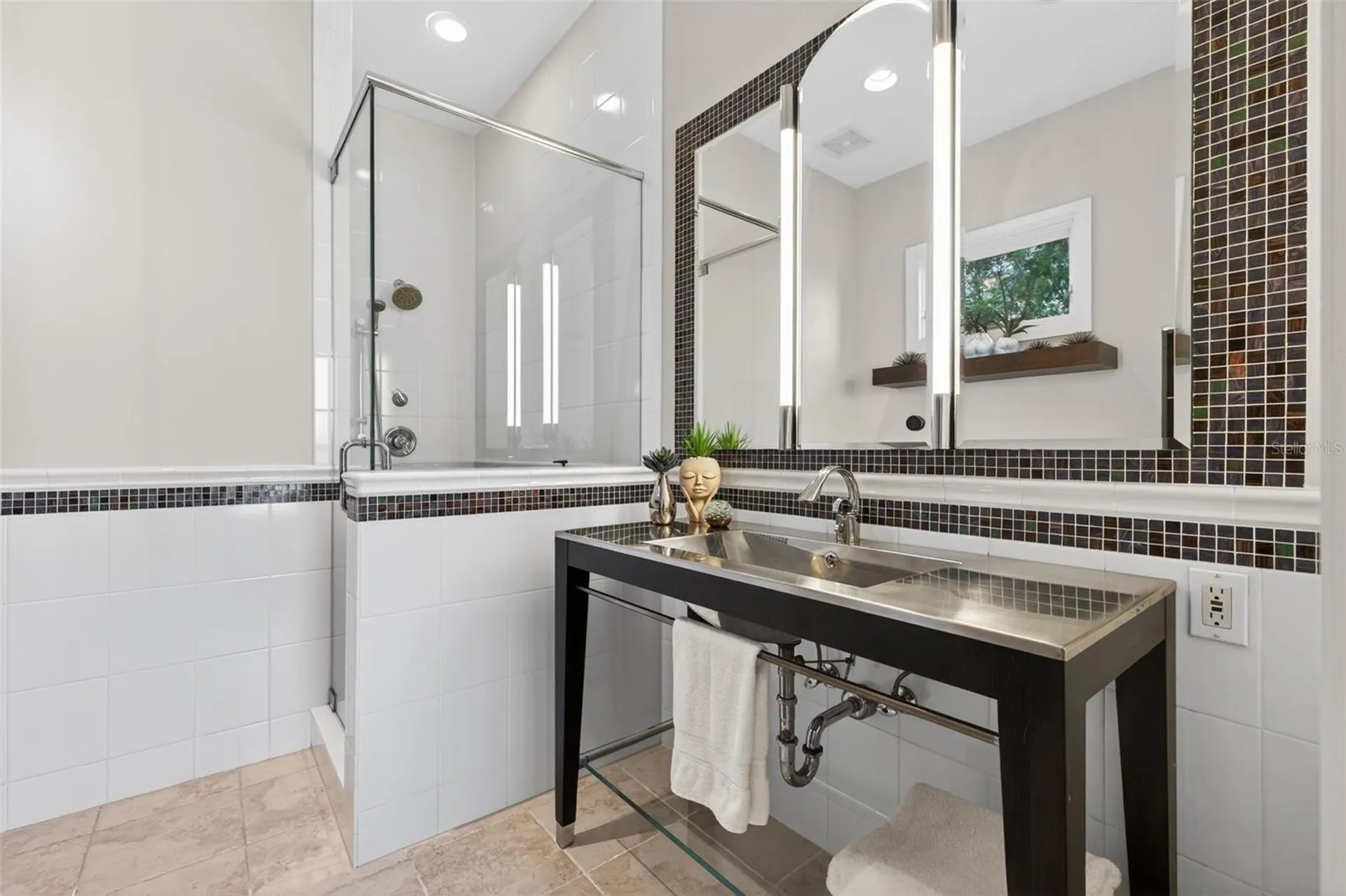 2279 Mermaid Point NE St Petersburg FL 33703