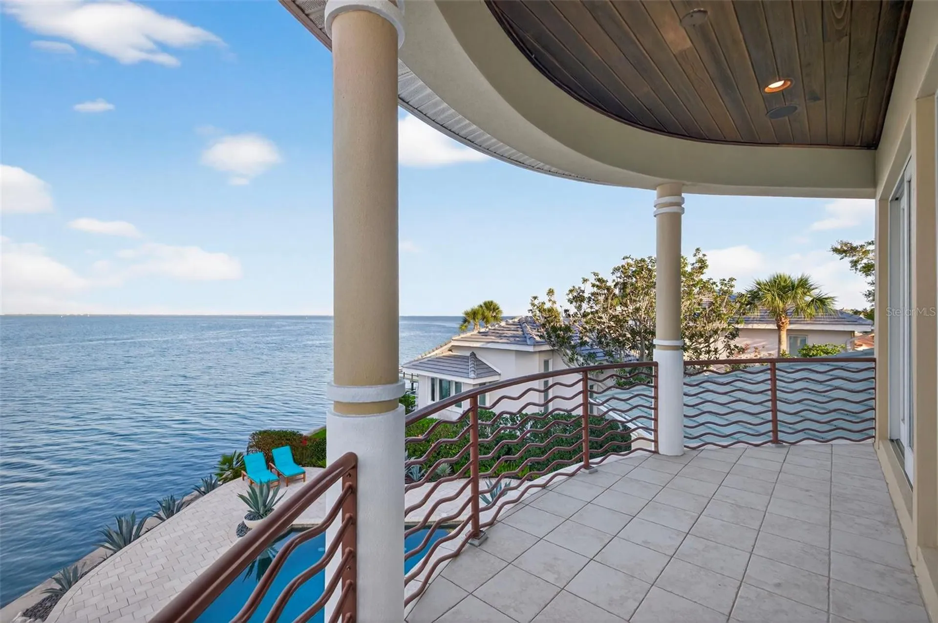 2279 Mermaid Point NE St Petersburg FL 33703