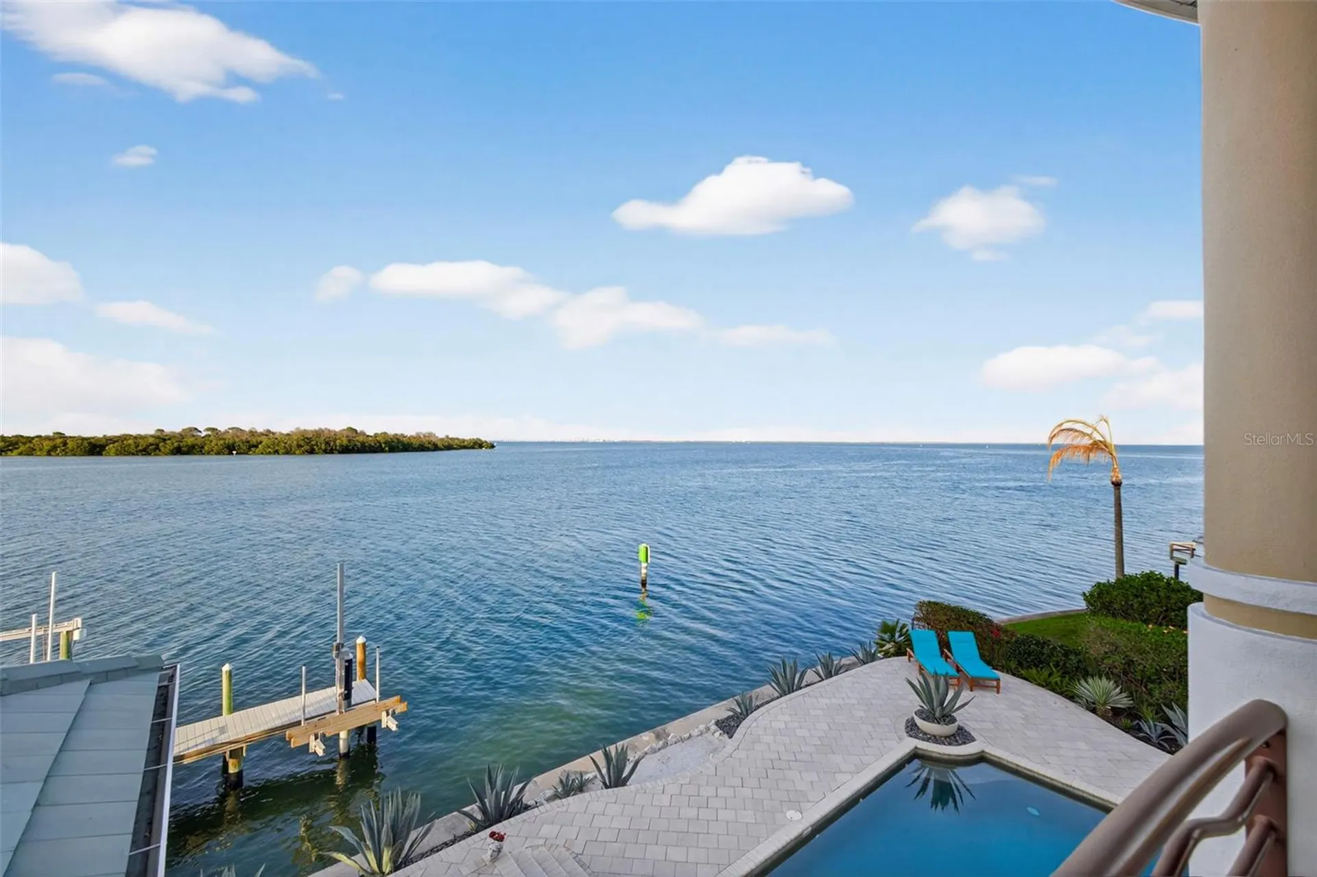 2279 Mermaid Point NE St Petersburg FL 33703