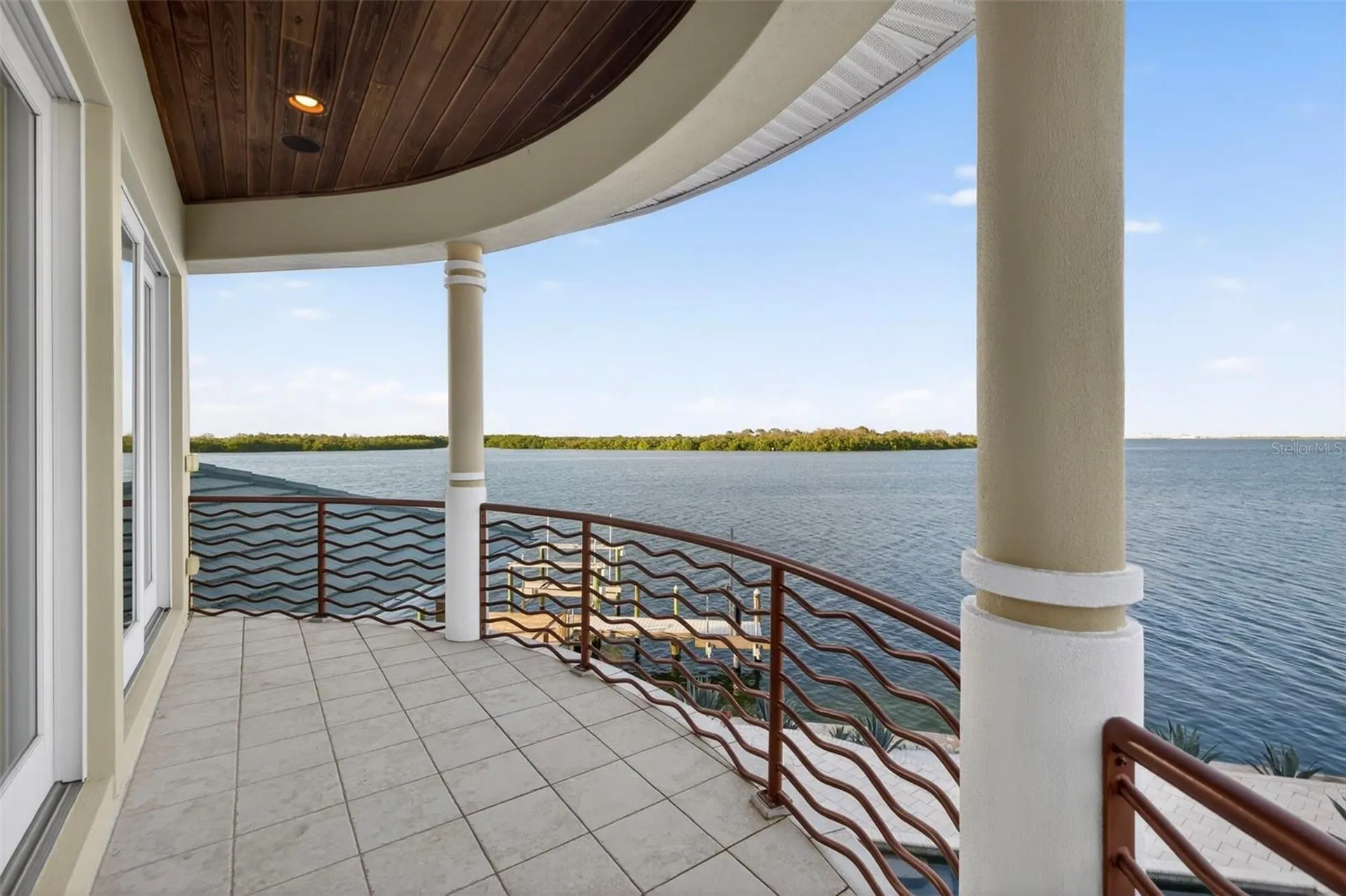 2279 Mermaid Point NE St Petersburg FL 33703