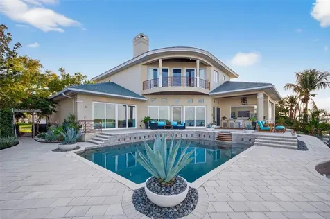 2279 Mermaid Point NE St Petersburg FL 33703