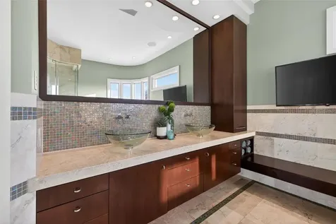 2279 Mermaid Point NE St Petersburg FL 33703