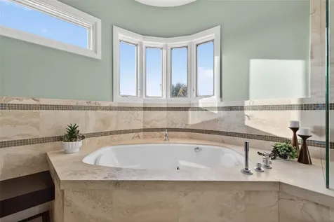 2279 Mermaid Point NE St Petersburg FL 33703