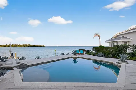 2279 Mermaid Point NE St Petersburg FL 33703