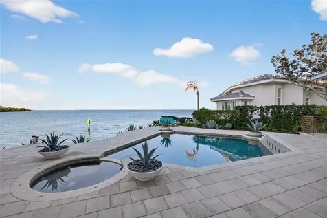 2279 Mermaid Point NE St Petersburg FL 33703