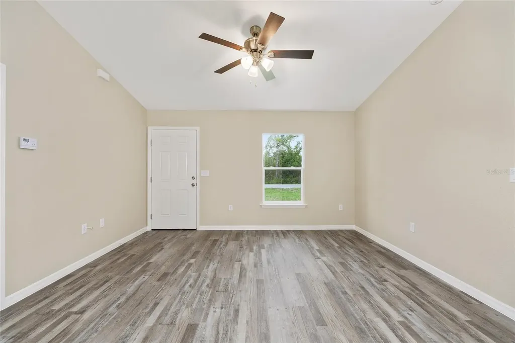 21 Fisher Place Ocklawaha FL 32179