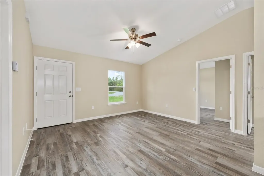 21 Fisher Place Ocklawaha FL 32179