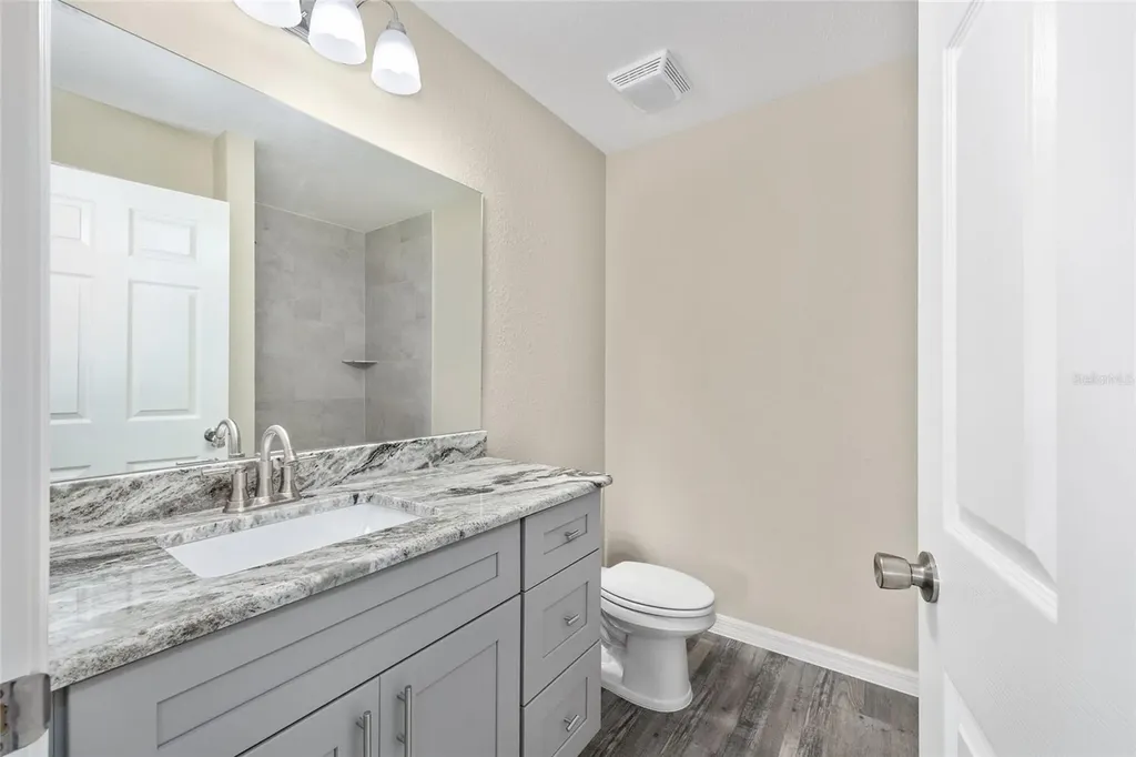 21 Fisher Place Ocklawaha FL 32179