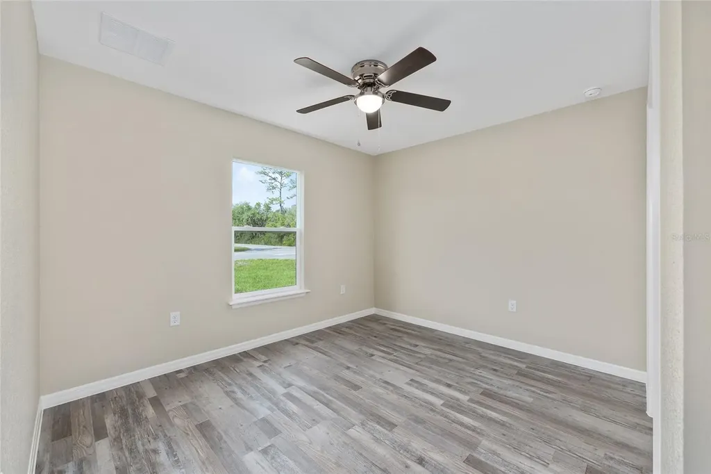 21 Fisher Place Ocklawaha FL 32179