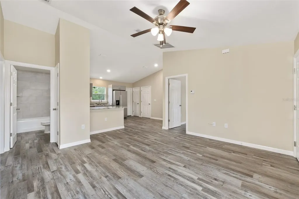 21 Fisher Place Ocklawaha FL 32179