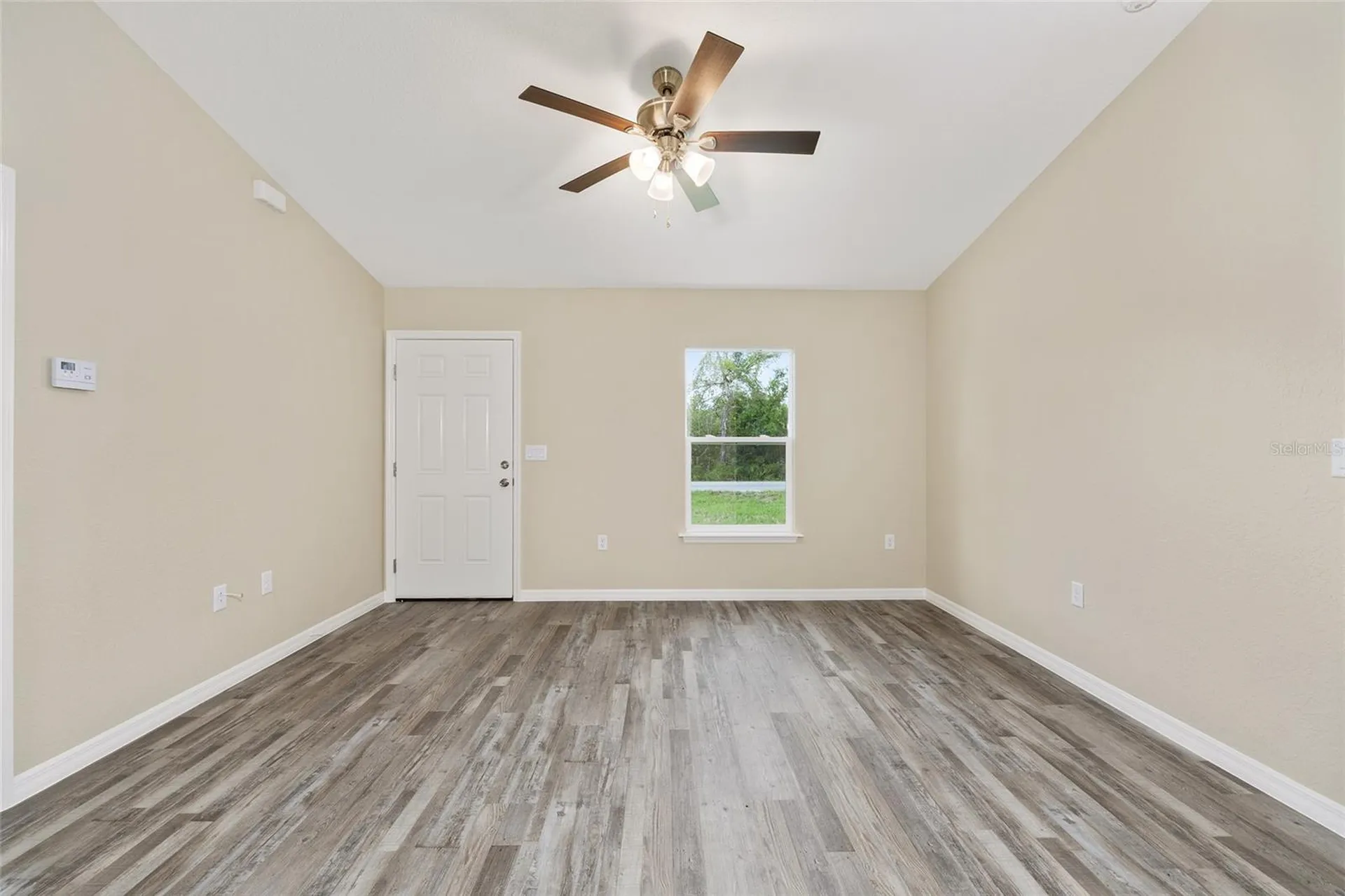 21 Fisher Place Ocklawaha FL 32179