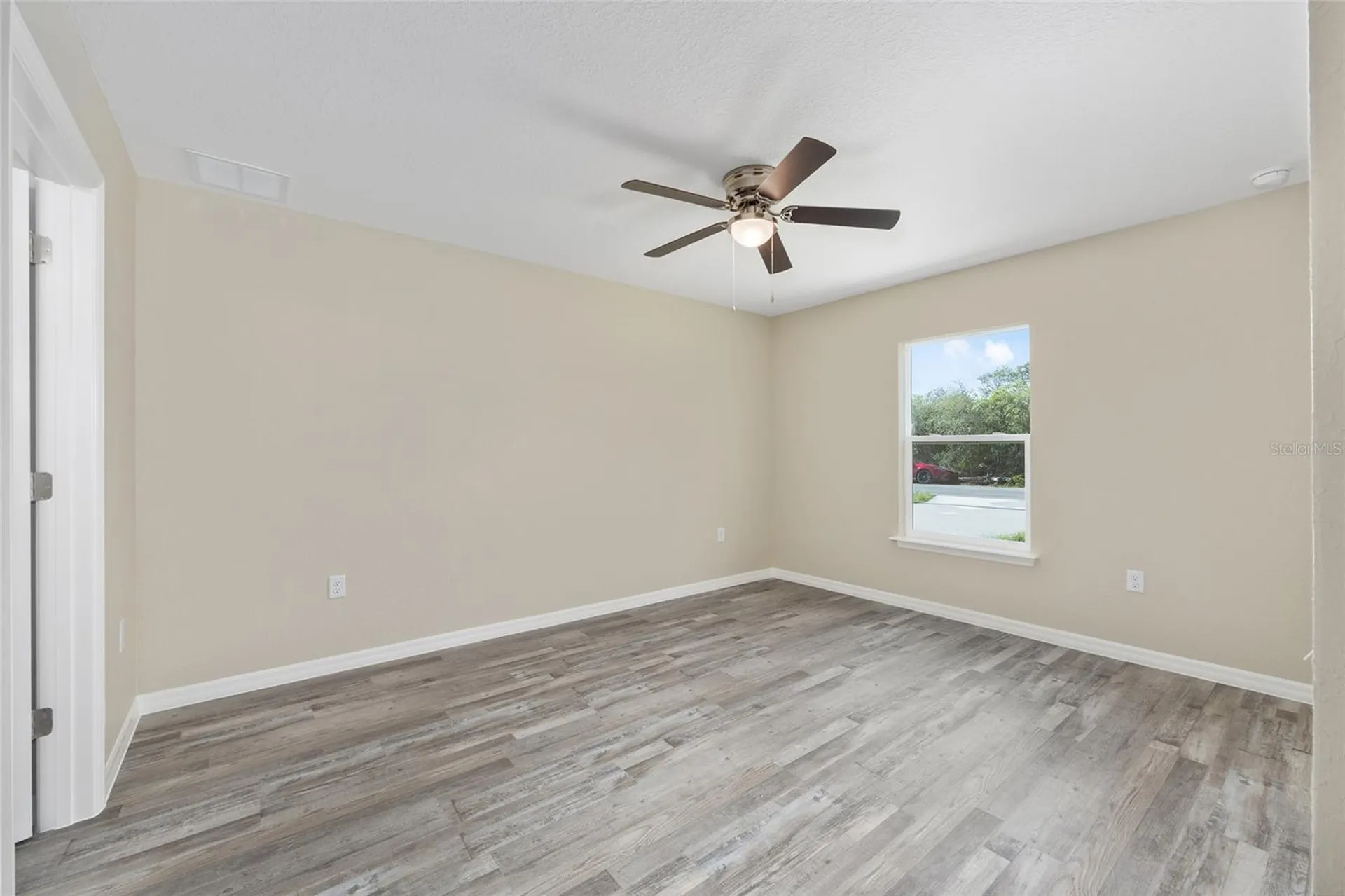 21 Fisher Place Ocklawaha FL 32179