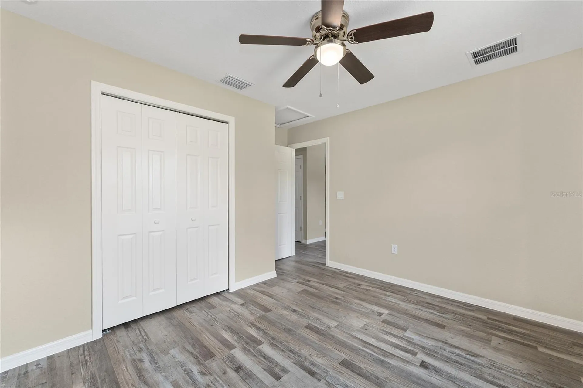 21 Fisher Place Ocklawaha FL 32179