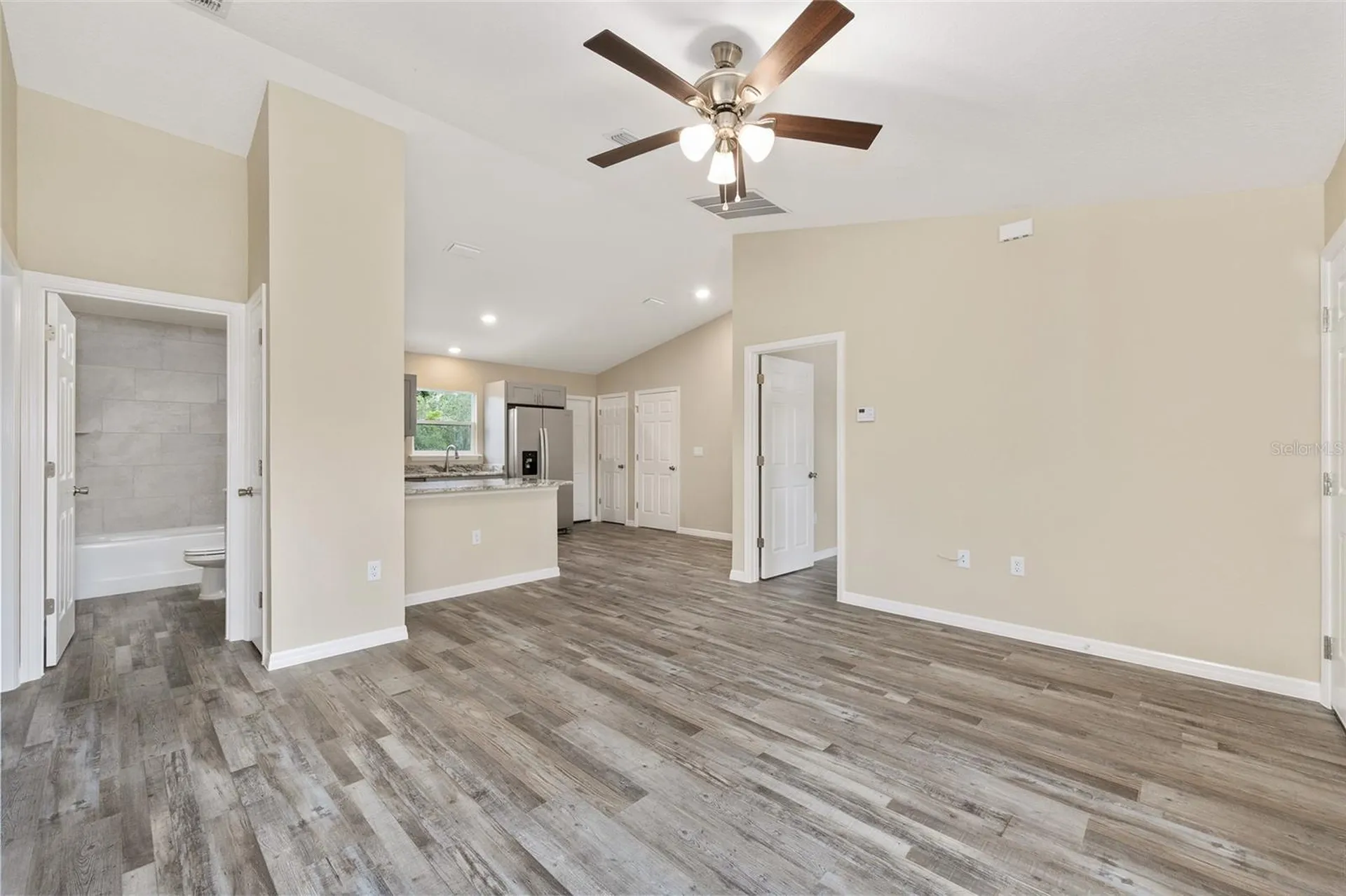 21 Fisher Place Ocklawaha FL 32179