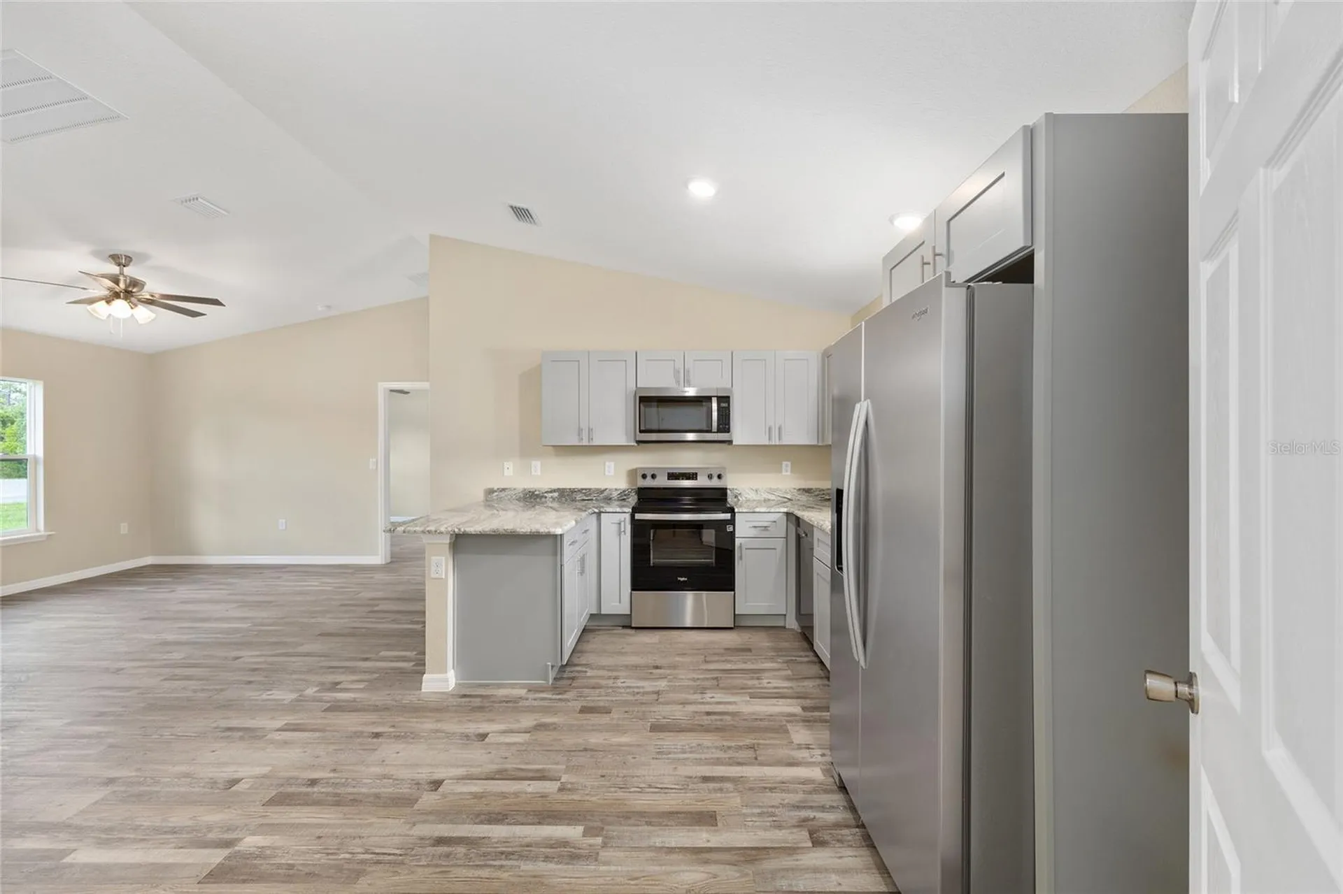 21 Fisher Place Ocklawaha FL 32179