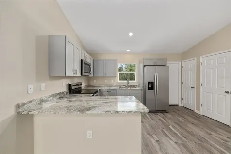 21 Fisher Place Ocklawaha FL 32179