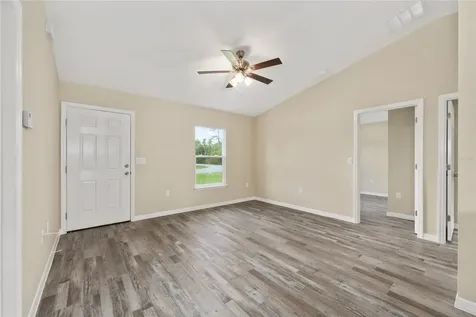 21 Fisher Place Ocklawaha FL 32179