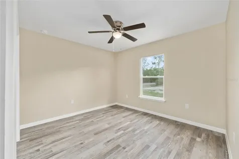 21 Fisher Place Ocklawaha FL 32179
