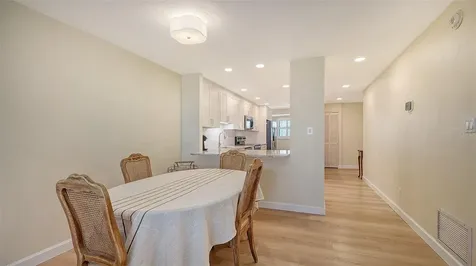 5790 Midnight Pass Road Sarasota FL 34242