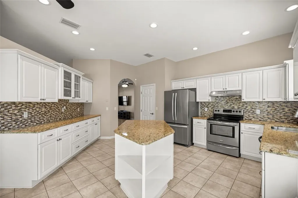 4104 SW 30th Court Ocala FL 34474