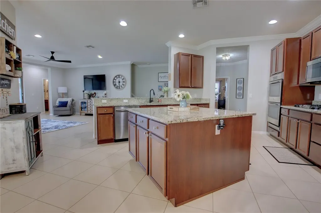 927 Sherbourne Circle Lake Mary FL 32746