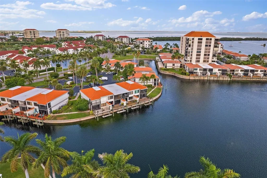 6277 Bahia Del Mar Boulevard St Petersburg FL 33715