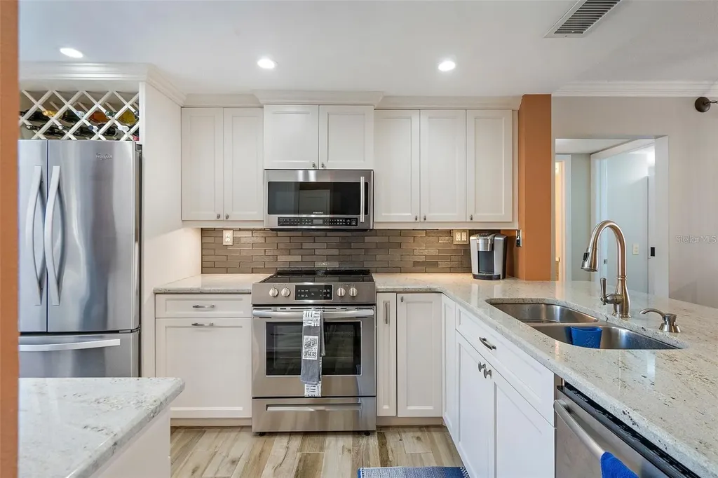 6277 Bahia Del Mar Boulevard St Petersburg FL 33715