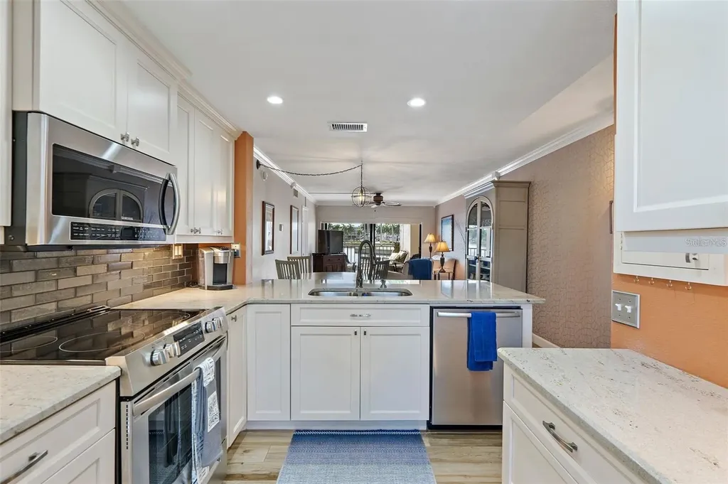 6277 Bahia Del Mar Boulevard St Petersburg FL 33715