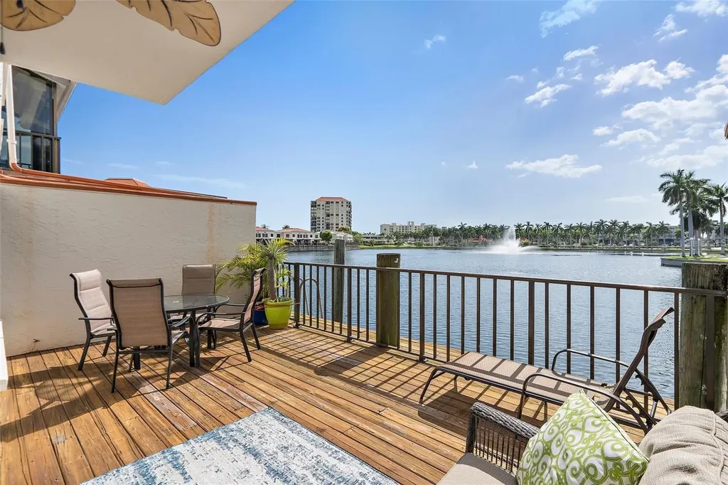6277 Bahia Del Mar Boulevard St Petersburg FL 33715