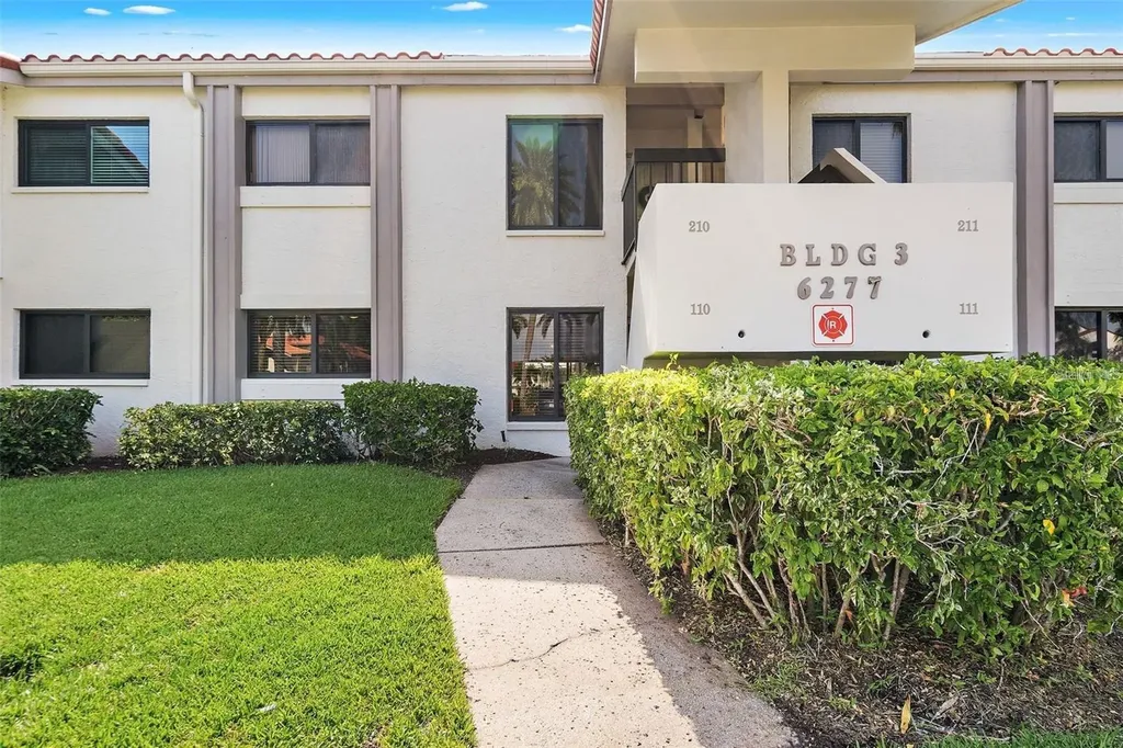6277 Bahia Del Mar Boulevard St Petersburg FL 33715