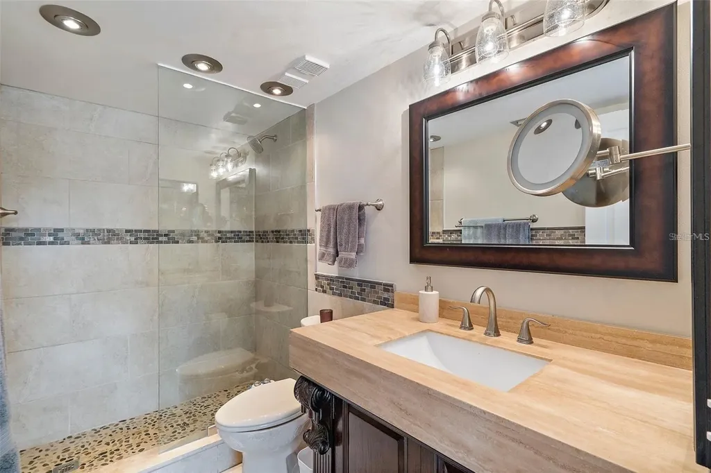 6277 Bahia Del Mar Boulevard St Petersburg FL 33715
