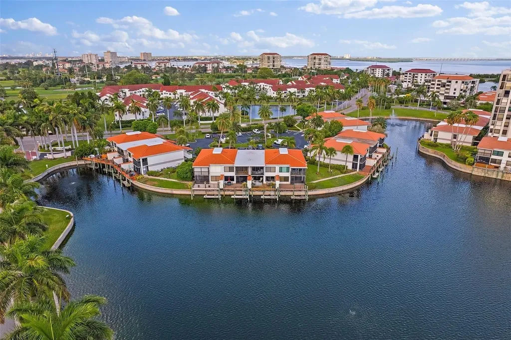 6277 Bahia Del Mar Boulevard St Petersburg FL 33715