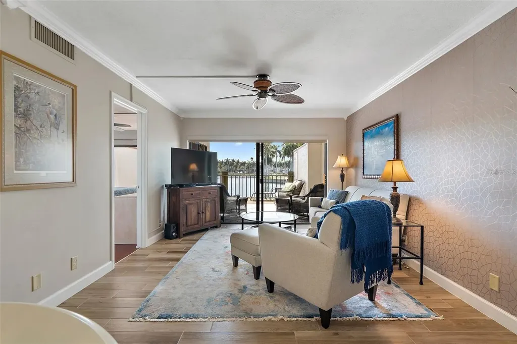 6277 Bahia Del Mar Boulevard St Petersburg FL 33715