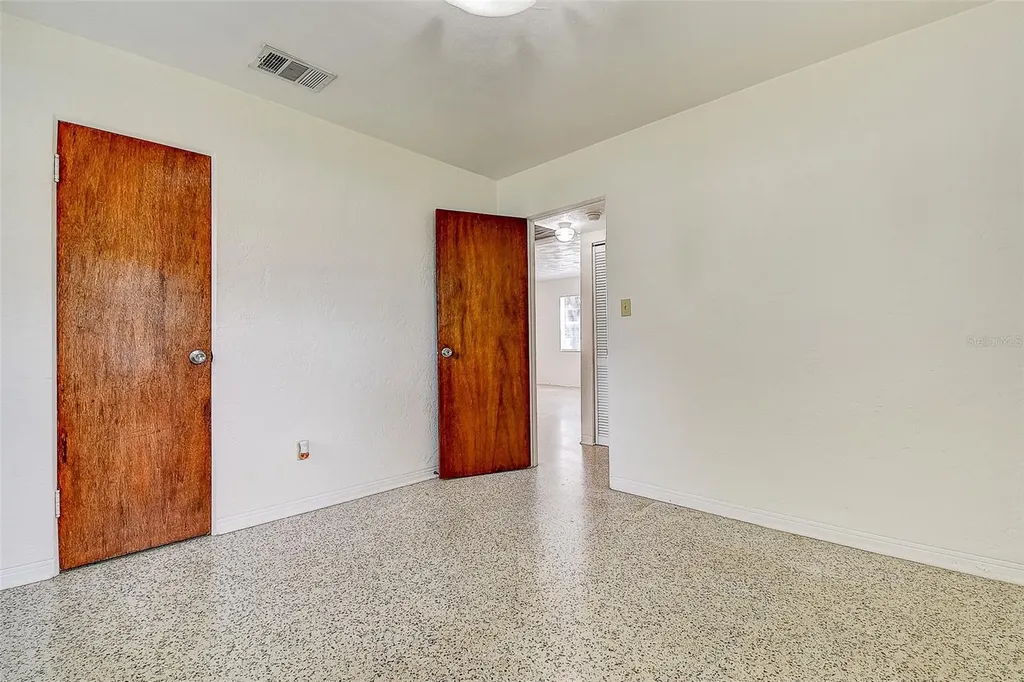2518 40th Avenue N St Petersburg FL 33710