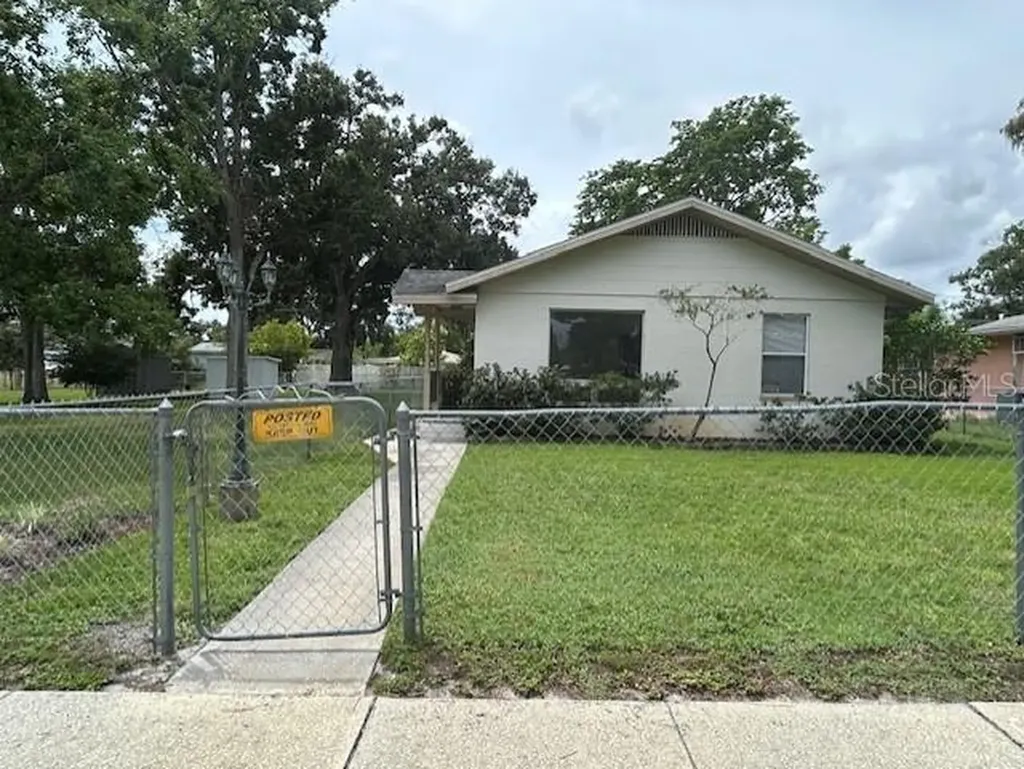 2518 40th Avenue N St Petersburg FL 33710