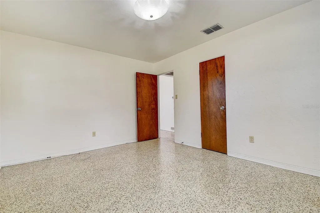 2518 40th Avenue N St Petersburg FL 33710