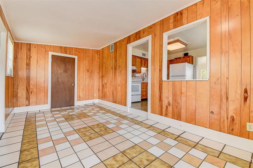 2518 40th Avenue N St Petersburg FL 33710