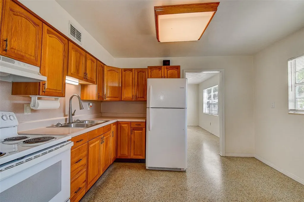 2518 40th Avenue N St Petersburg FL 33710