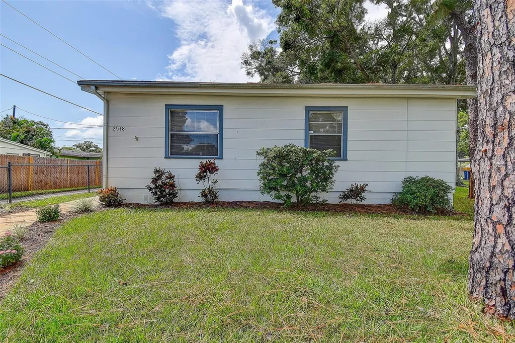 2518 40th Avenue N St Petersburg FL 33710