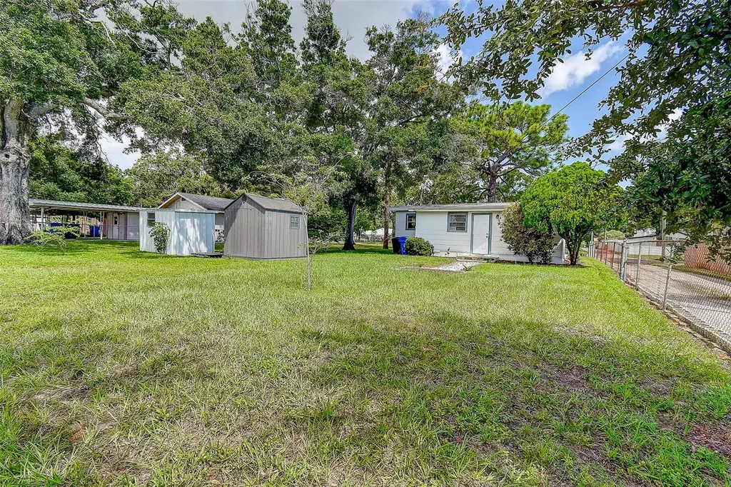 2518 40th Avenue N St Petersburg FL 33710