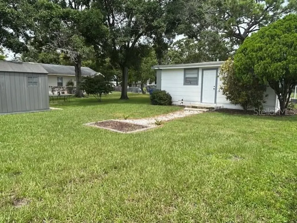 2518 40th Avenue N St Petersburg FL 33710