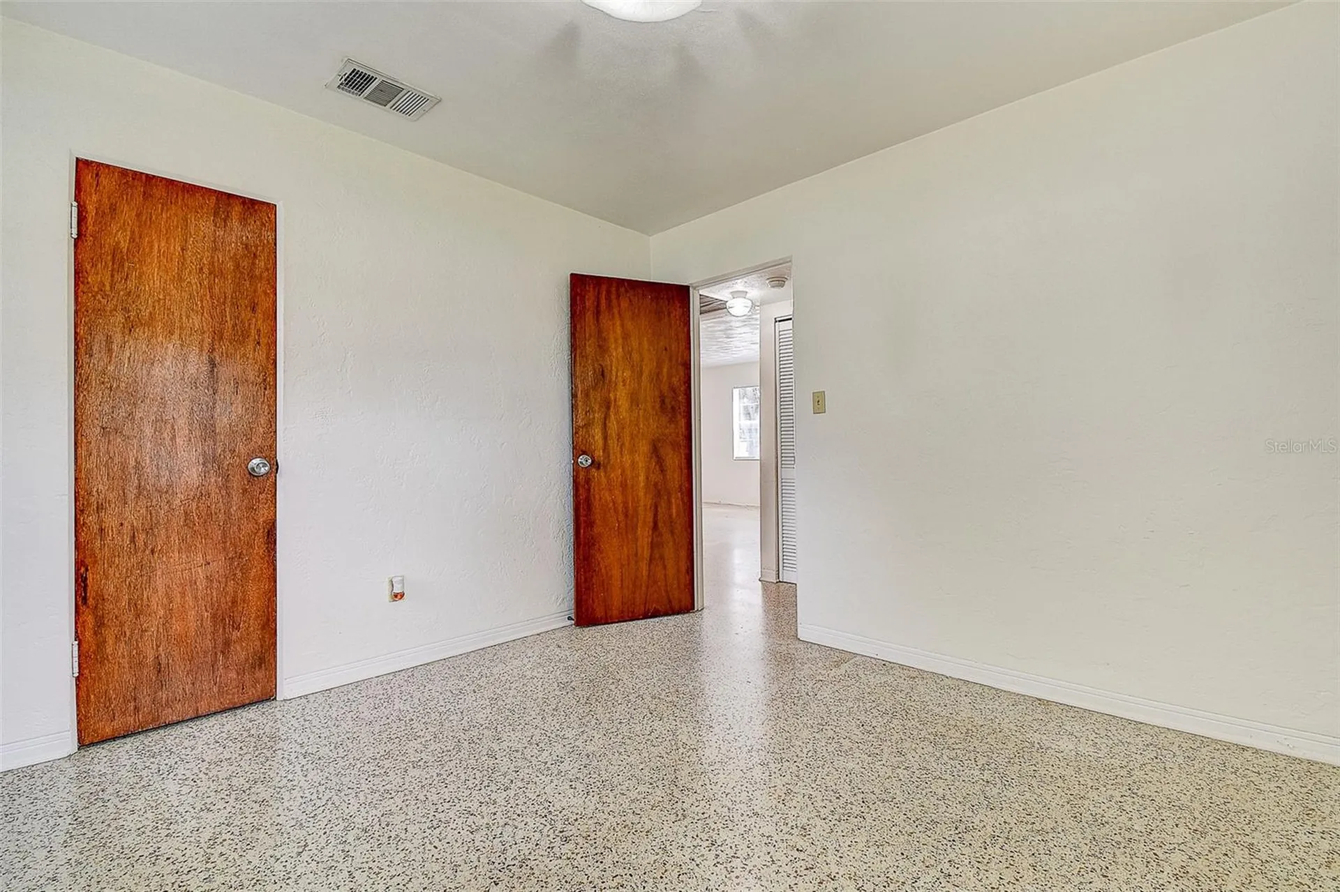 2518 40th Avenue N St Petersburg FL 33710